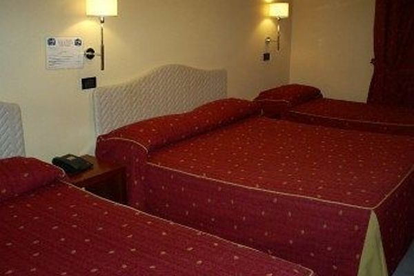 Pisani Hotel (San Nicola la Strada)